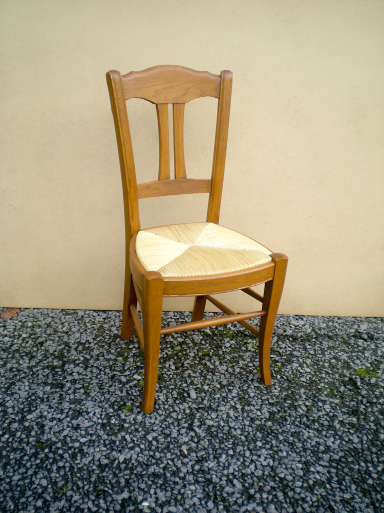 chaise en chêne européen classique